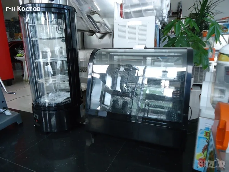 Витрина за торти и сладкарски изделия НОВА настолна кръгла въртяща се цвят черна средно-температур , снимка 1