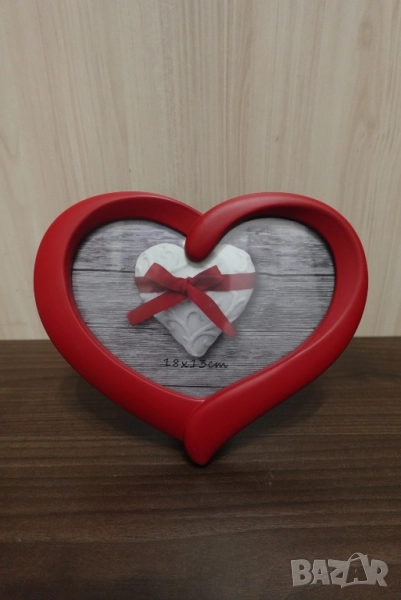 Рамка за снимка във формата на сърце в червено, снимка 1