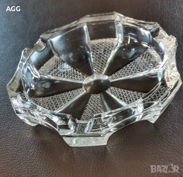 Стилен кристален пепелник от 80-те години, снимка 1