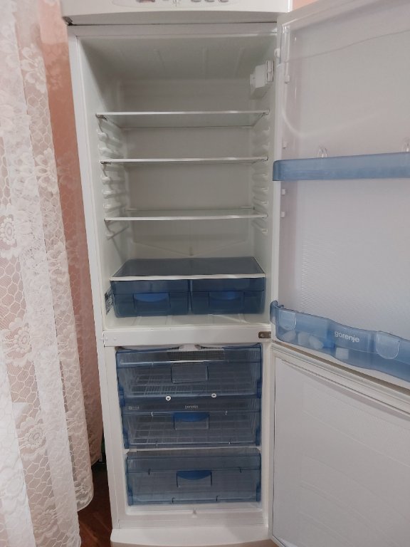 Продавам хладилник Gorenje в в перфектно техническо състояние.Няма външни  забележки. С два копресора в Хладилници в гр. Бургас - ID42389184 — Bazar.bg