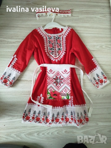 Рокля с народни мотиви 