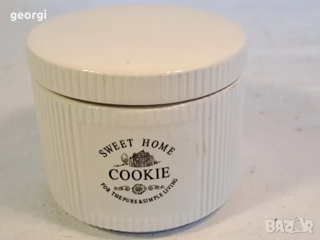 порцеланова кутийка за бисквитки 22/4