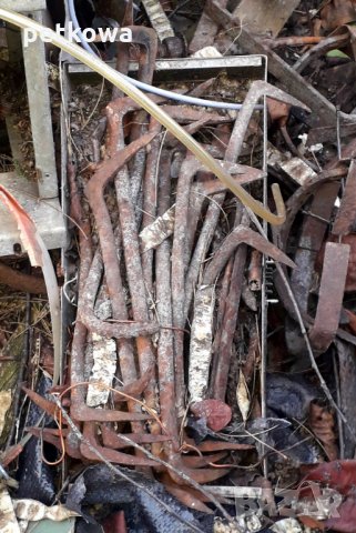 Ковани скоби за закрепване на греди по покриви