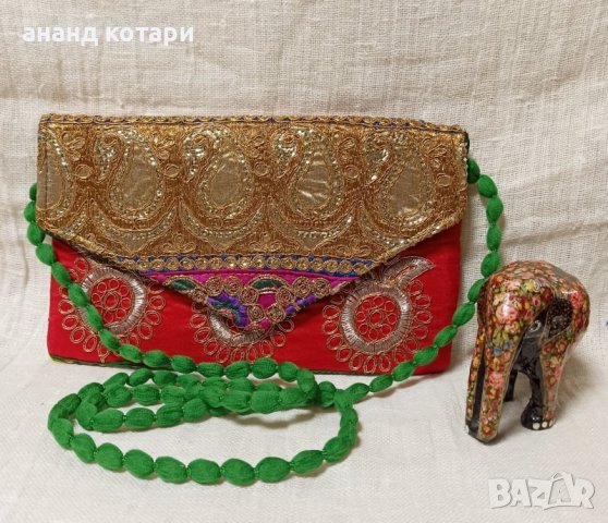 Малка дамска чанта със златна бродерия 1-3