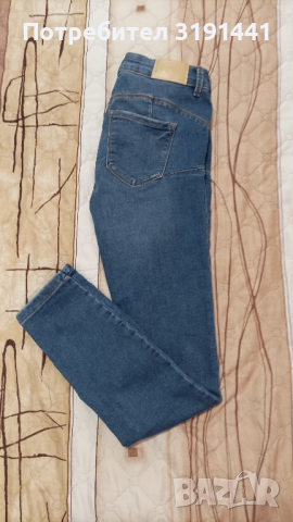 Дамски дънки с повдигащ ефект 