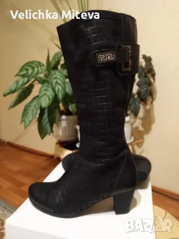 Елегантни дамски ботуши-естествена кожа