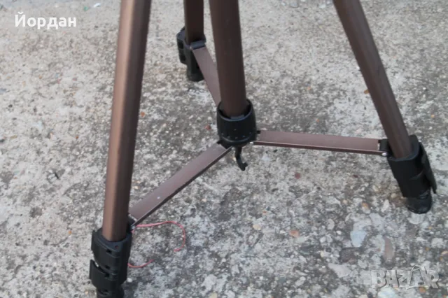 Тринога за фотоапарат ''Hama Star 62'', снимка 8 - Чанти, стативи, аксесоари - 48868310