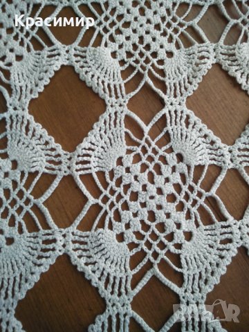 Каре на една кука - 81/45 см., снимка 3 - Покривки за маси - 36623941