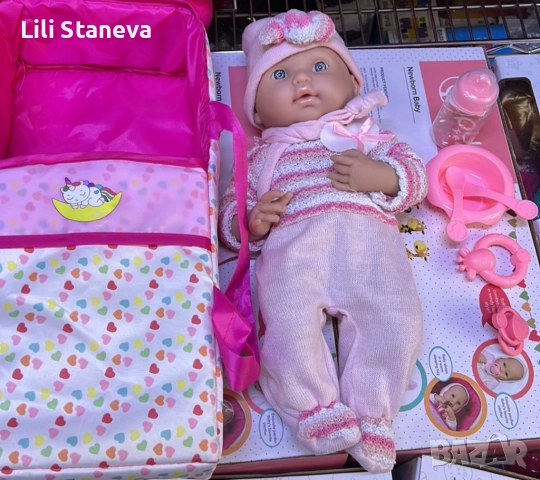 Кукла бебе с пълен комплект – Шише, пижама, легълце и аксесоари - 42 см - НА БЪЛГАРСКИ., снимка 3 - Кукли - 52564752