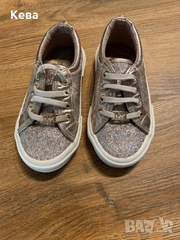 Спортни обувки