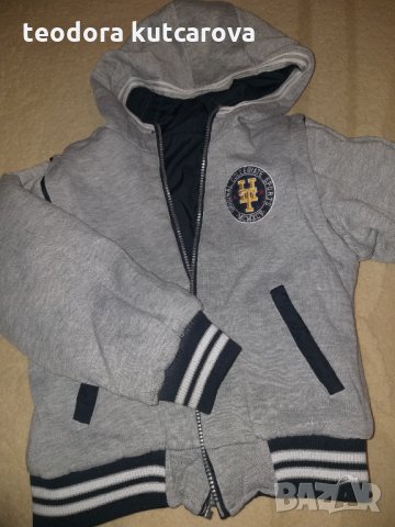 Двулицево яке със свалящи се ръкави, снимка 2 - Детски якета и елеци - 34027594