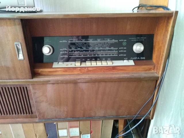 Радиограмофон ЛИРА 1968 г. , снимка 2 - Грамофони - 29298128