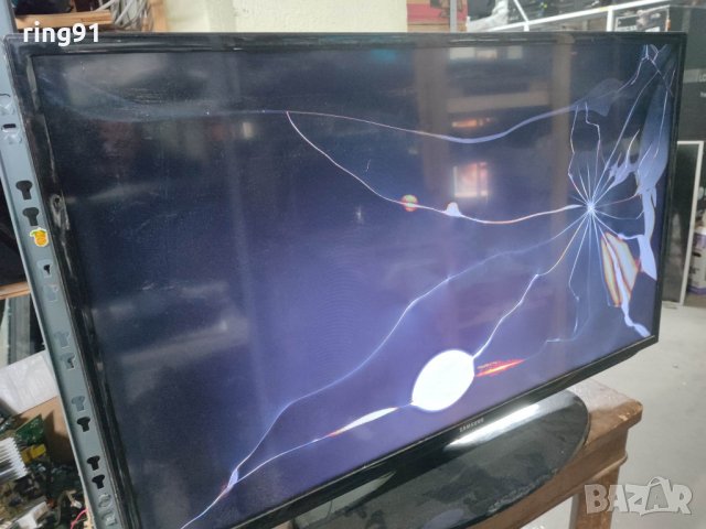 Телевизор Samsung UE40EH5000W На части 