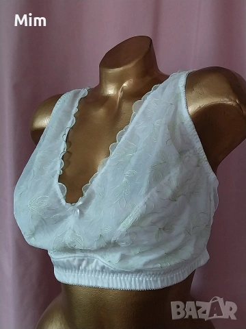 bpc selection 105 D Бял дантелен сутиен без банели 