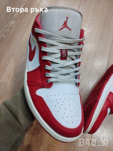 Nike air jordan low GYM red оригинален , снимка 2 - Маратонки - 54230112