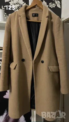 Бежово палто Зара , снимка 2 - Палта, манта - 50016414