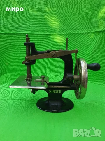 Мини шевна машина SINGER Simanco 29945 U.S.A., снимка 3 - Антикварни и старинни предмети - 50650309