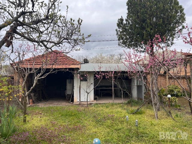 Къща с.Стрелци на 2 етажа, снимка 10 - Къщи - 54142662