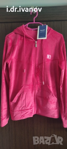 нов плюшен комплект с качулка 