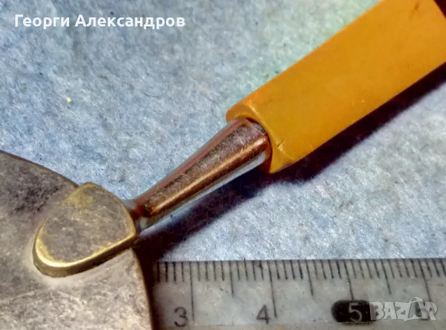 СТАРИННА БРОНЗОВА ДЕБЕЛО ПОСРЕБРЕНА ЛОПАТКА за СЕРВИРАНЕ на ТОРТА с КЕХЛИБАРЕНА ДРЪЖКА КЕХЛИБАР, снимка 7 - Прибори за хранене, готвене и сервиране - 48148540