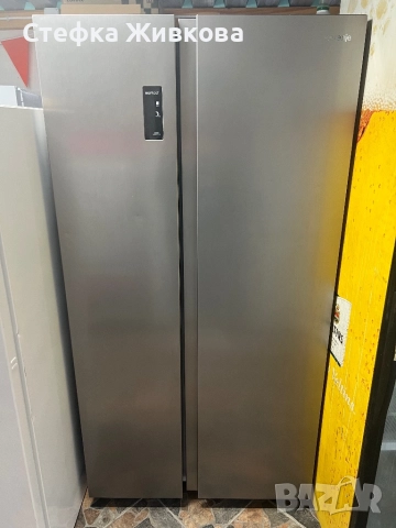 Двукрилен хладилник