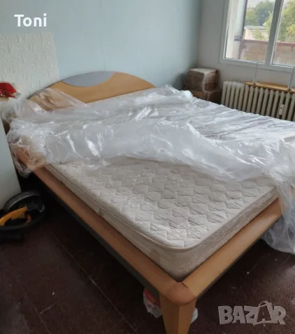 спалня 160 см на 200 см с матрак 