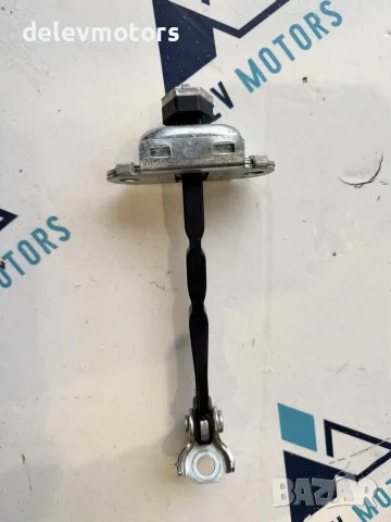 68610F4030 обтегач за предна врата от Toyota C-HR 2.0 l-VVTi Hybrid