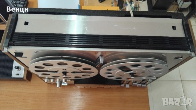 Grundig TK 248 с вграден усилвател и говорители, снимка 12 - Декове - 54203111