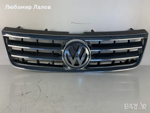 Решетка предна броня маска Vw Touareg (02-07) 7L6853651A
