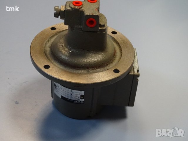 Емулсионна помпа MEZ Brno 3CZA05X 220/380V emulsion pump, снимка 9 - Резервни части за машини - 42889394