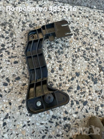 Водач на преден ляв колан на Ауди Audi A8 D4 H4 само за 10лв. 4h0857817