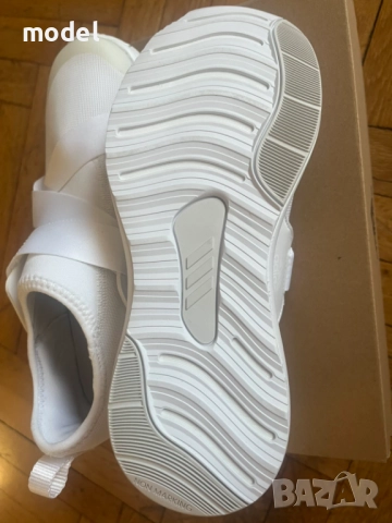 Дамски маратонки Running Adidas Нови, снимка 3 - Маратонки - 51602606