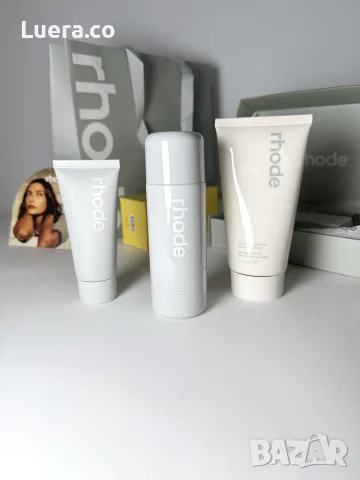 Rhode сет Gazing Milk + Barrier Restore +
Pineapple Cleaner | несесер