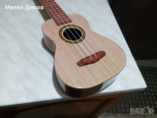 Детска китара Укелеле нова маркова на Baoli 56см и на основата 24х18х6см, снимка 3 - Китари - 55798859