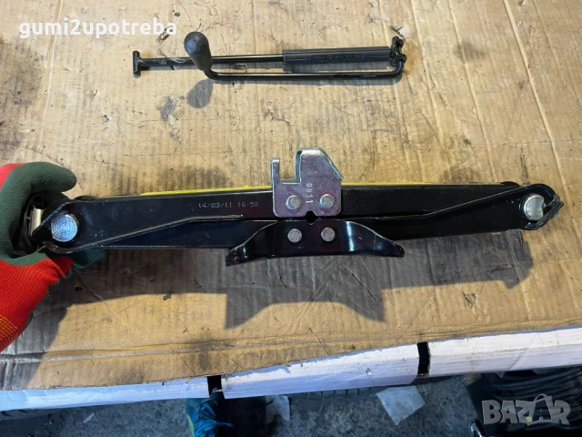 Авто Крик Авариен Крик за Audi A4 A5 8K0011031G Оригинал, снимка 5 - Аксесоари и консумативи - 50963369