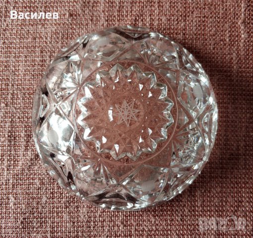 Продавам масивен кристален пепелник, снимка 3 - Антикварни и старинни предмети - 39284063