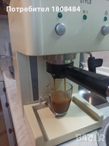 Кафе машина Гаджия с ръкохватка крема диск, работи перфектно , снимка 4 - Кафемашини - 51088241