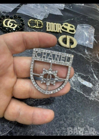 брошки christian dior ysl saint laurent , снимка 5 - Други - 51980328