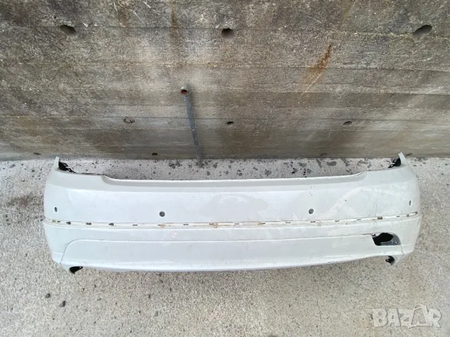 задна  броня W204 седан с два отвора за ауспус, снимка 2 - Части - 47745215