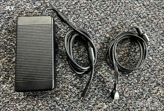 Dell 330W Зарядно DA330PM190 GT1CX 5X3NX Y90RR 5X3NX F0K0N XM3C3 Alienware Precision Power Charger, снимка 2 - Оригинални зарядни - 54185579