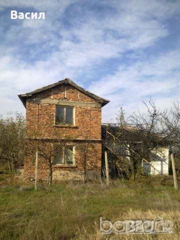 Двуетажна масивна къща с. Кочево, община Садово, снимка 2 - Къщи - 36541891