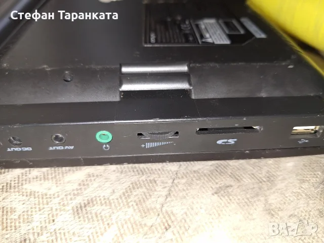 DVD player със два монитора , снимка 12 - Плейъри, домашно кино, прожектори - 56272337