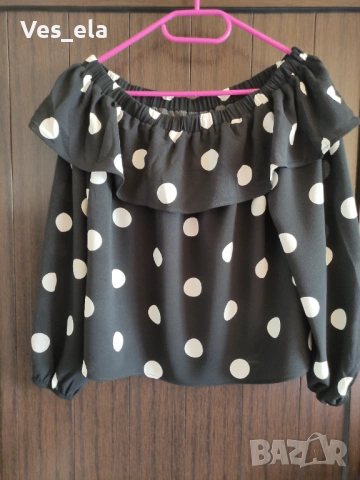 кокетна шифонена блуза с бели точки