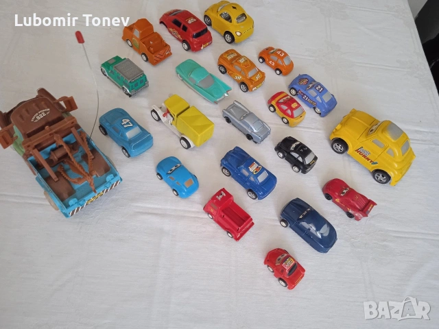 Продавам автомобилчета, снимка 2 - Коли, камиони, мотори, писти - 53901179