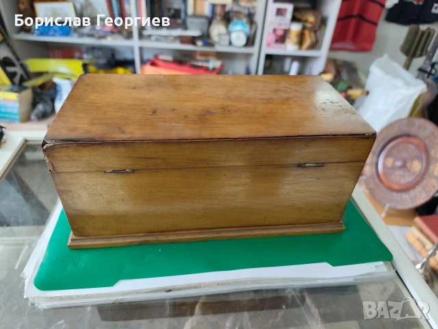 Стара дървена кутия с ключ, снимка 5 - Антикварни и старинни предмети - 53970610