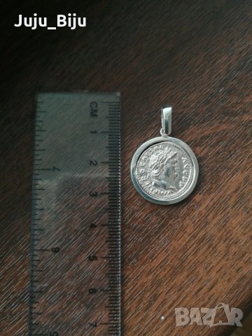 Нов сребърен медальон, снимка 1 - Колиета, медальони, синджири - 29475282