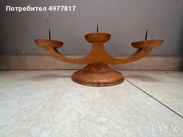 Дървен свещник с три рамена