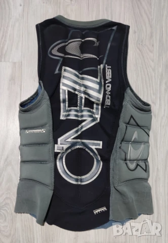 Най-добрите висок клас жилетки за джет,уейкборд,кайт и др.водни спортове, снимка 13 - Водни спортове - 28891351