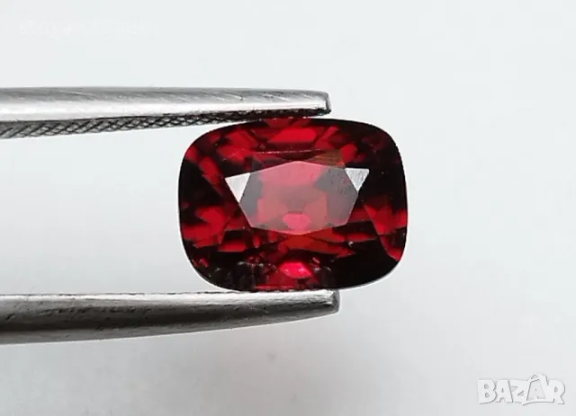 Изключително рядък червен циркон с VS чистота 2.09кт.! Сертифициран! Нов!, снимка 3 - Други - 50369797