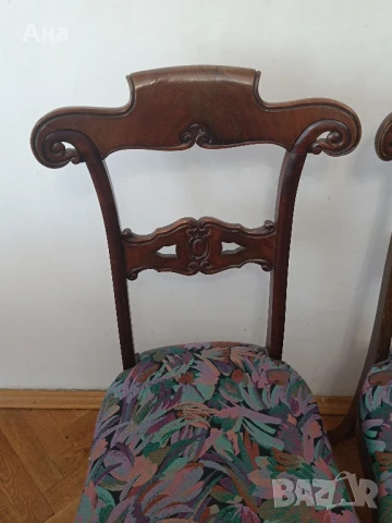 Стари масивни дървени столове от череша с дърворезба

, снимка 2 - Антикварни и старинни предмети - 51074519